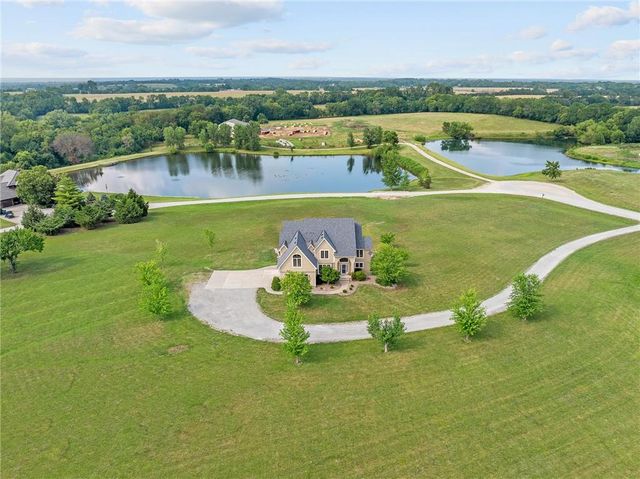 927 E 1938 Road, Eudora, KS 66025