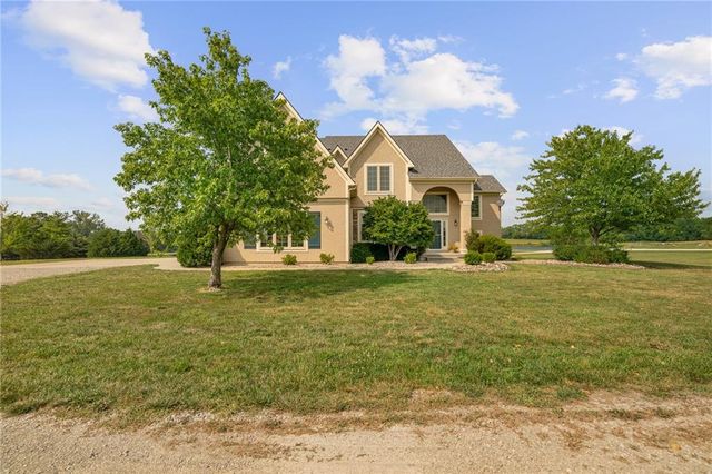 927 E 1938 Road, Eudora, KS 66025