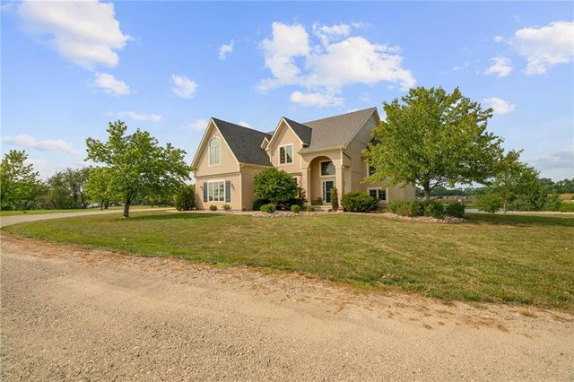 927 E 1938 Road, Eudora, KS 66025