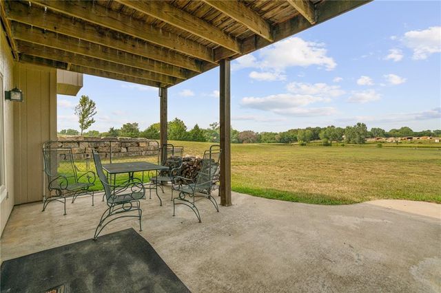 927 E 1938 Road, Eudora, KS 66025