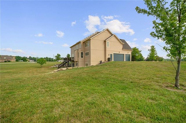 927 E 1938 Road, Eudora, KS 66025