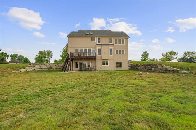 927 E 1938 Road, Eudora, KS 66025