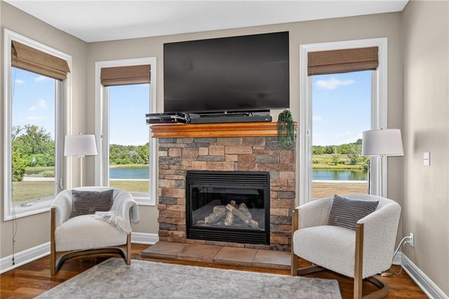 927 E 1938 Road, Eudora, KS 66025