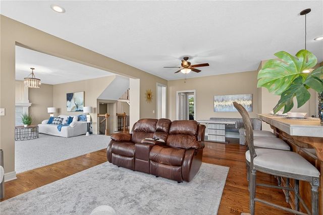 927 E 1938 Road, Eudora, KS 66025