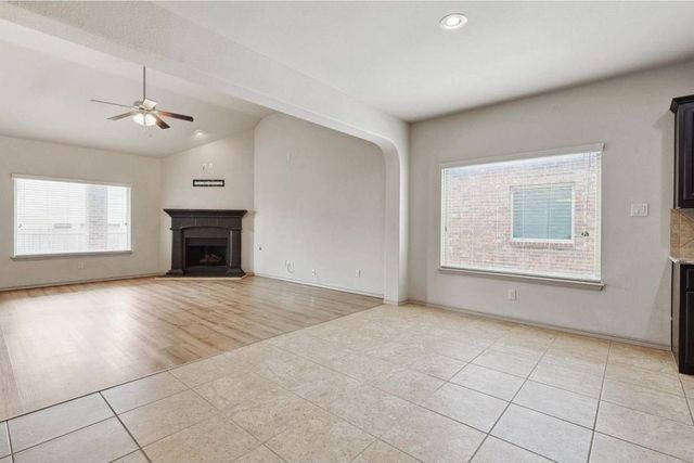 15628 Carlton Oaks Drive, Fort Worth, TX 76177