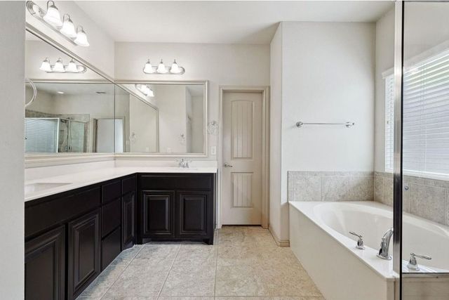15628 Carlton Oaks Drive, Fort Worth, TX 76177