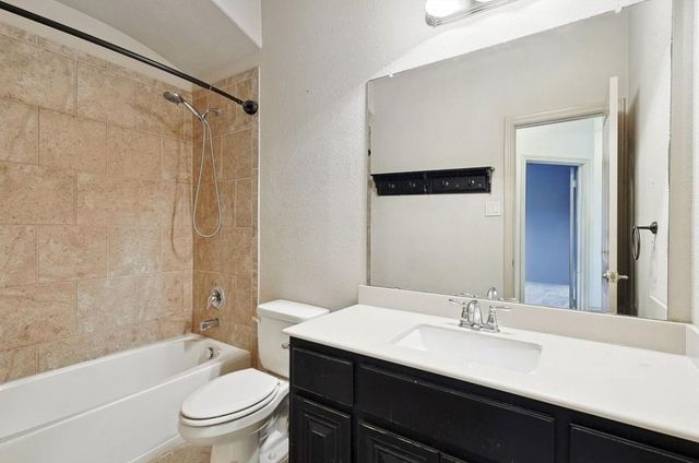 15628 Carlton Oaks Drive, Fort Worth, TX 76177