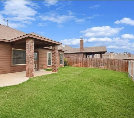 15628 Carlton Oaks Drive, Fort Worth, TX 76177