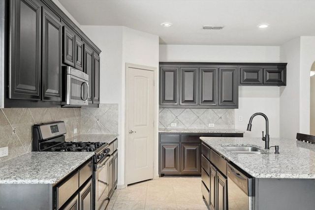 15628 Carlton Oaks Drive, Fort Worth, TX 76177