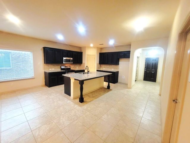 15628 Carlton Oaks Drive, Fort Worth, TX 76177