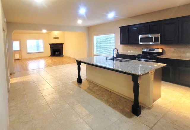 15628 Carlton Oaks Drive, Fort Worth, TX 76177