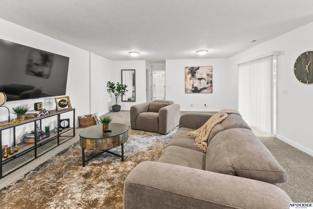 7717 N 108th Street, Omaha, NE 68142