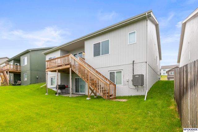 7717 N 108th Street, Omaha, NE 68142