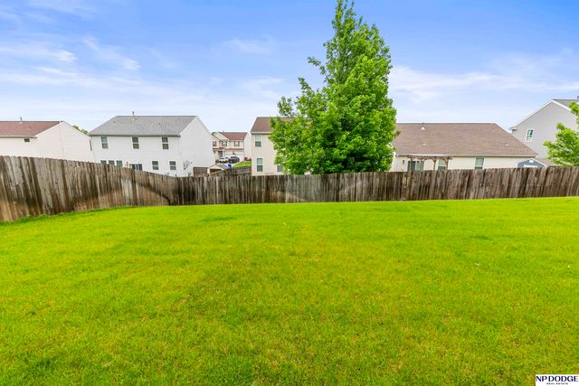 7717 N 108th Street, Omaha, NE 68142