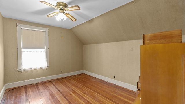 198 Arnold St, New Bedford, MA 02740