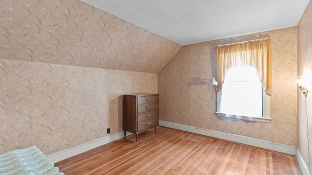 198 Arnold St, New Bedford, MA 02740