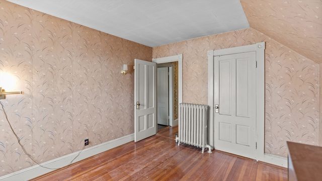 198 Arnold St, New Bedford, MA 02740