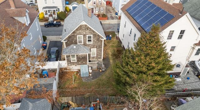 198 Arnold St, New Bedford, MA 02740