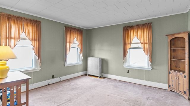 198 Arnold St, New Bedford, MA 02740