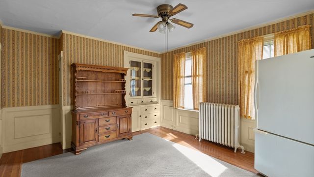 198 Arnold St, New Bedford, MA 02740