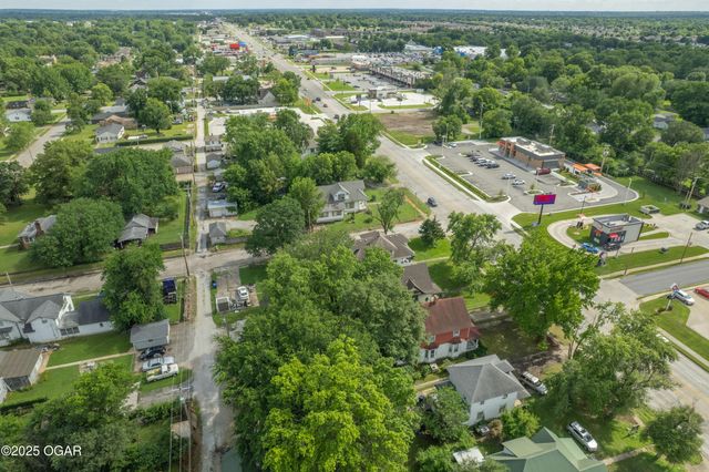 717 & 719 S Madison Avenue, Webb City, MO 64870
