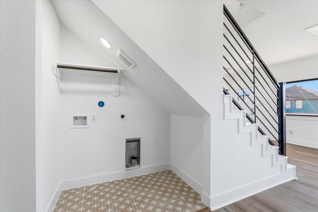 230 S Y Street, La Porte, TX 77571