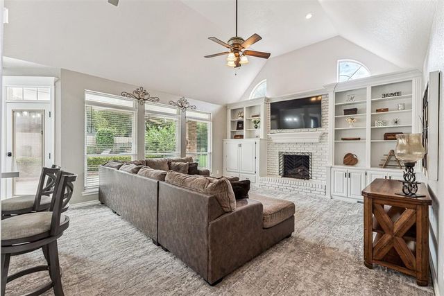 6104 Laquinta Drive, Edmond, OK 73025