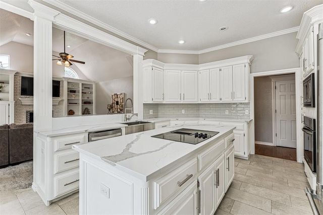 6104 Laquinta Drive, Edmond, OK 73025