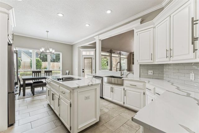 6104 Laquinta Drive, Edmond, OK 73025