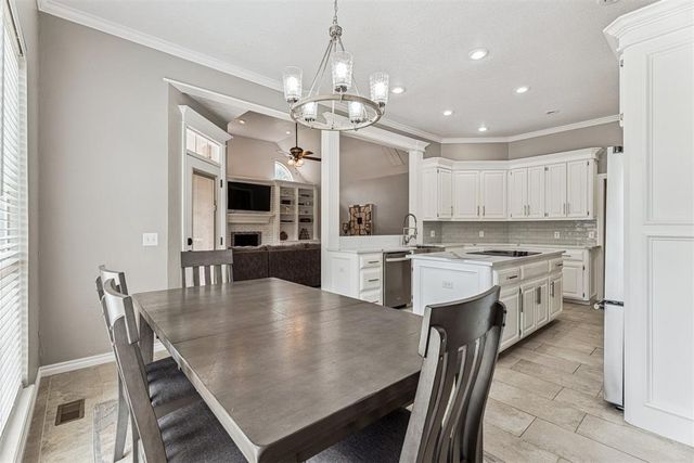 6104 Laquinta Drive, Edmond, OK 73025