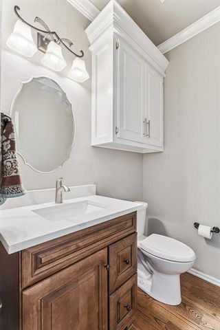 6104 Laquinta Drive, Edmond, OK 73025