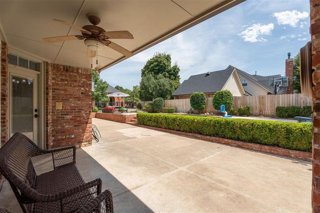 6104 Laquinta Drive, Edmond, OK 73025