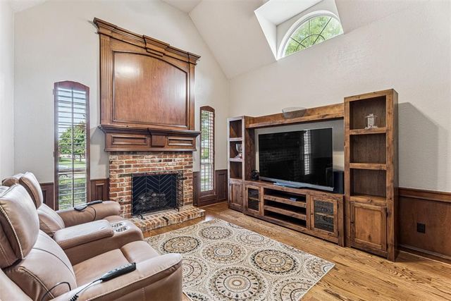 6104 Laquinta Drive, Edmond, OK 73025