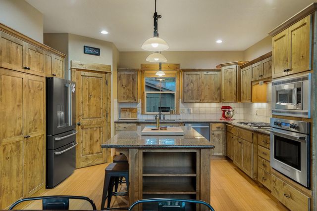 61363 Wild Rapids Drive, Bend, OR 97702