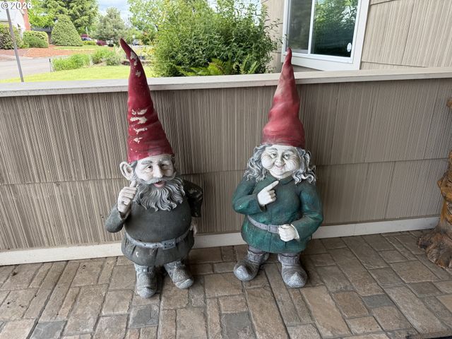 200 S CASCADE Dr, Woodburn, OR 97071
