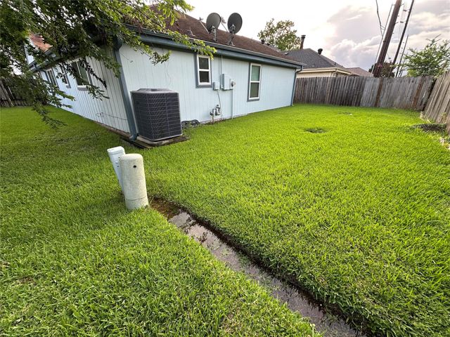 2539 Planters Row, Sugar Land, TX 77478