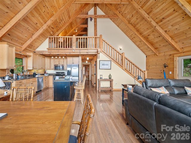483 Birdie Lane, Bakersville, NC 28705