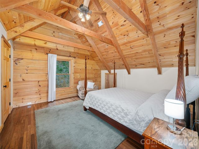 483 Birdie Lane, Bakersville, NC 28705