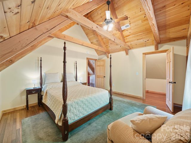 483 Birdie Lane, Bakersville, NC 28705