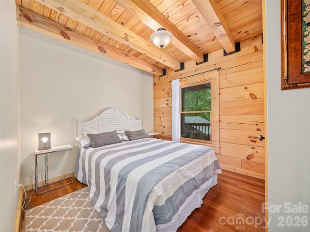 483 Birdie Lane, Bakersville, NC 28705