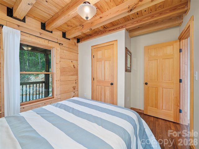 483 Birdie Lane, Bakersville, NC 28705
