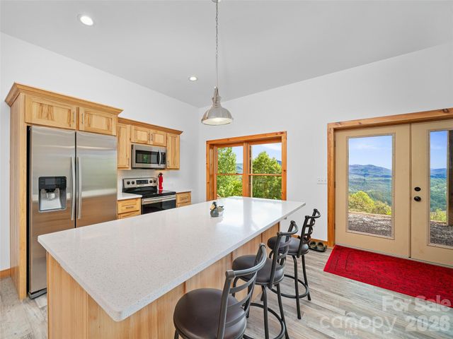 483 Birdie Lane, Bakersville, NC 28705