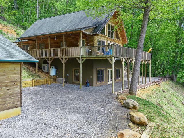 483 Birdie Lane, Bakersville, NC 28705