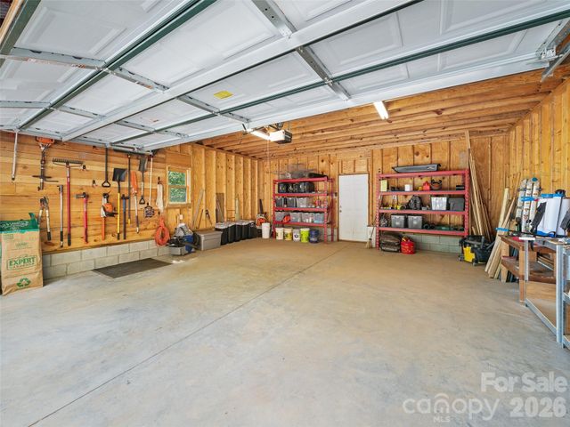 483 Birdie Lane, Bakersville, NC 28705