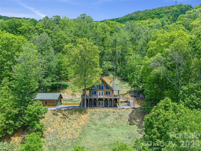 483 Birdie Lane, Bakersville, NC 28705