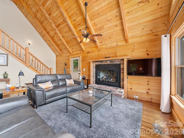 483 Birdie Lane, Bakersville, NC 28705