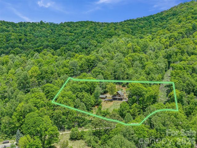 483 Birdie Lane, Bakersville, NC 28705