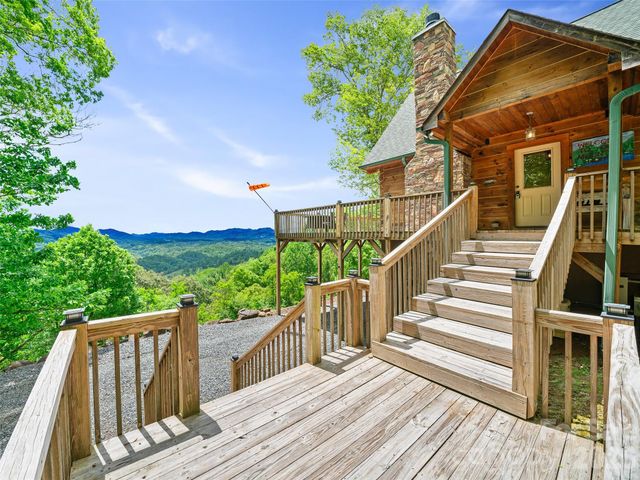 483 Birdie Lane, Bakersville, NC 28705