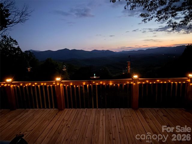 483 Birdie Lane, Bakersville, NC 28705
