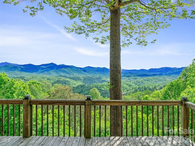483 Birdie Lane, Bakersville, NC 28705